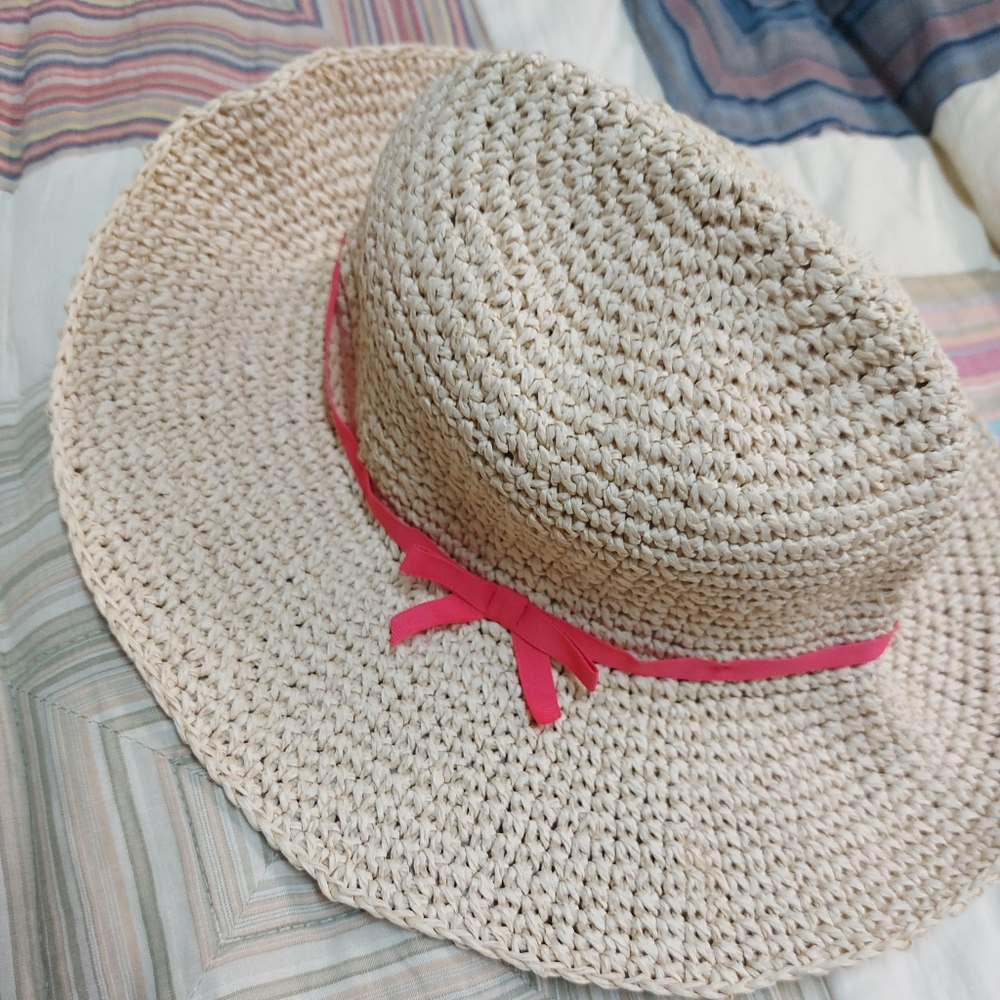 Gymbore medium straw hat. - Picture 3 of 3